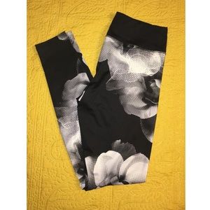 Black & White Floral Leggings